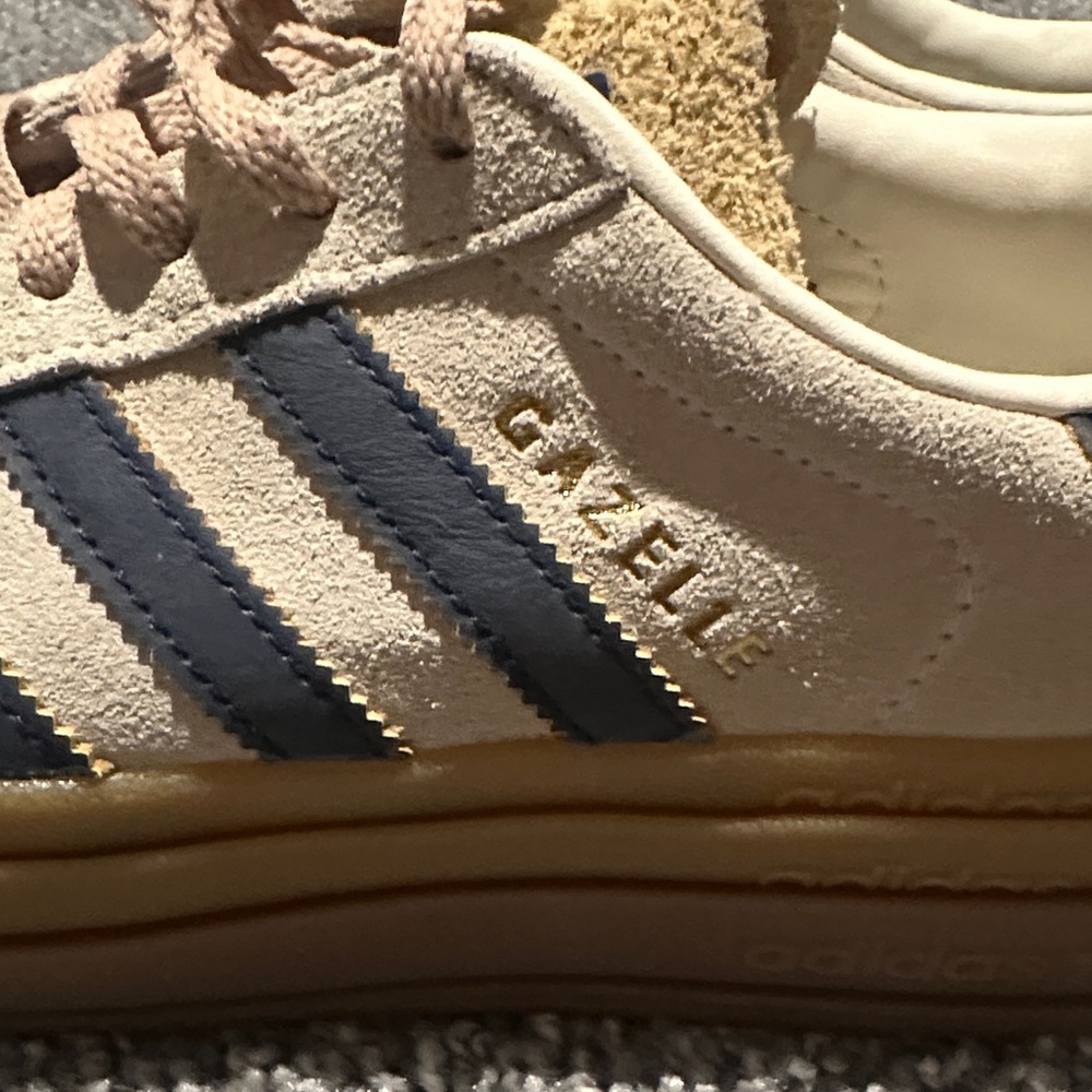 Adidas Sambas Cream and Navy Platform Sneakers - Picture 6 of 7